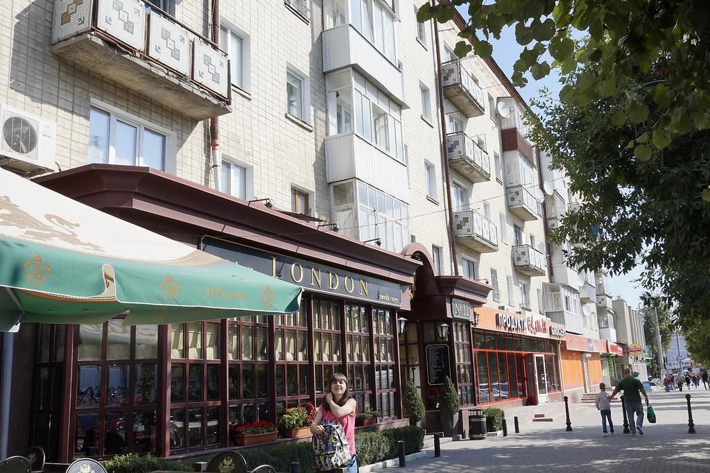 Apartment On Kniaziv Koriatovychiv 카미야네치포딜시키 외부 사진