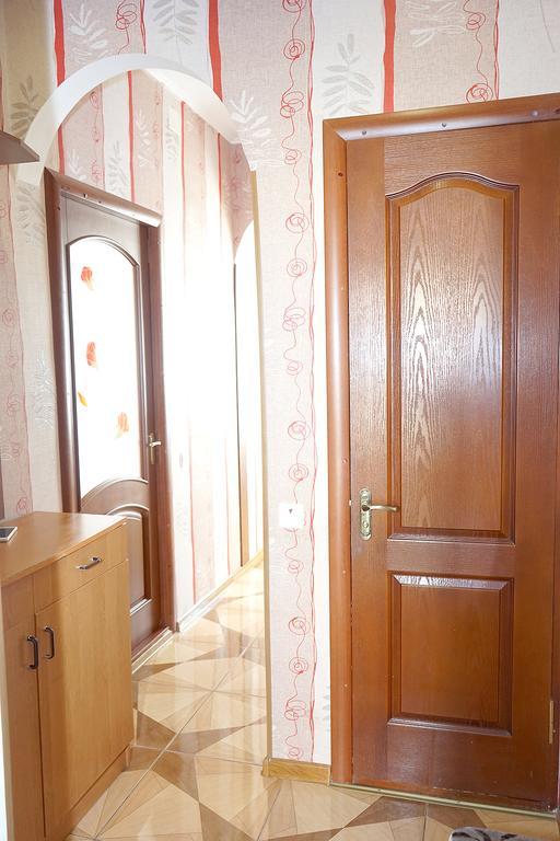 Apartment On Kniaziv Koriatovychiv 카미야네치포딜시키 외부 사진